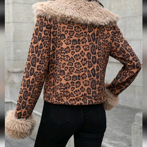 Features Lightning Fur Collar And Cuffs Leopard Print Fabric Front Coat - Picture 4 of 4
